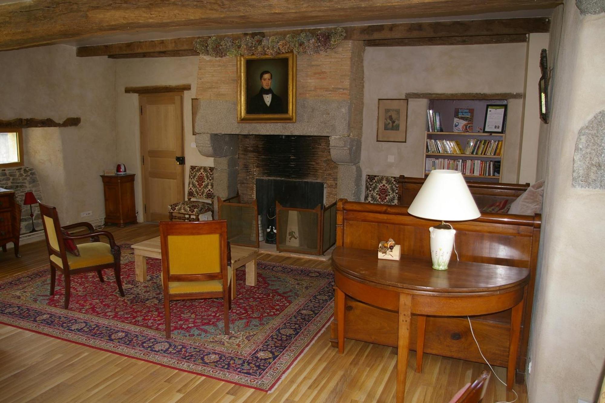 Chambre D'Hotes De Pirieuc Meillac Exteriör bild